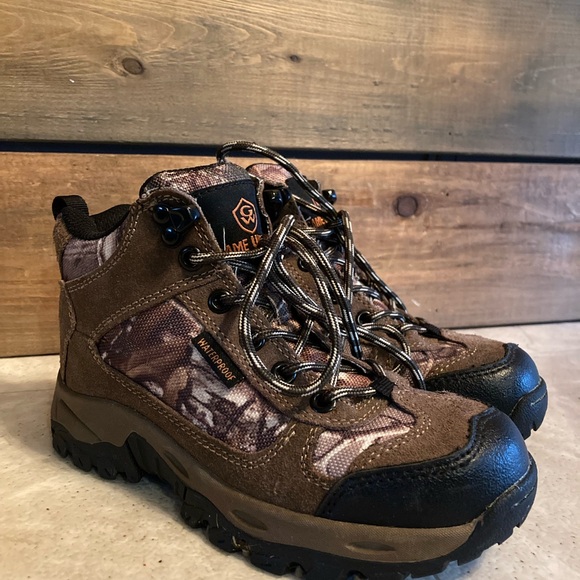 Next To New little boys Camo Boots size 1.5 - Picture 2 of 8